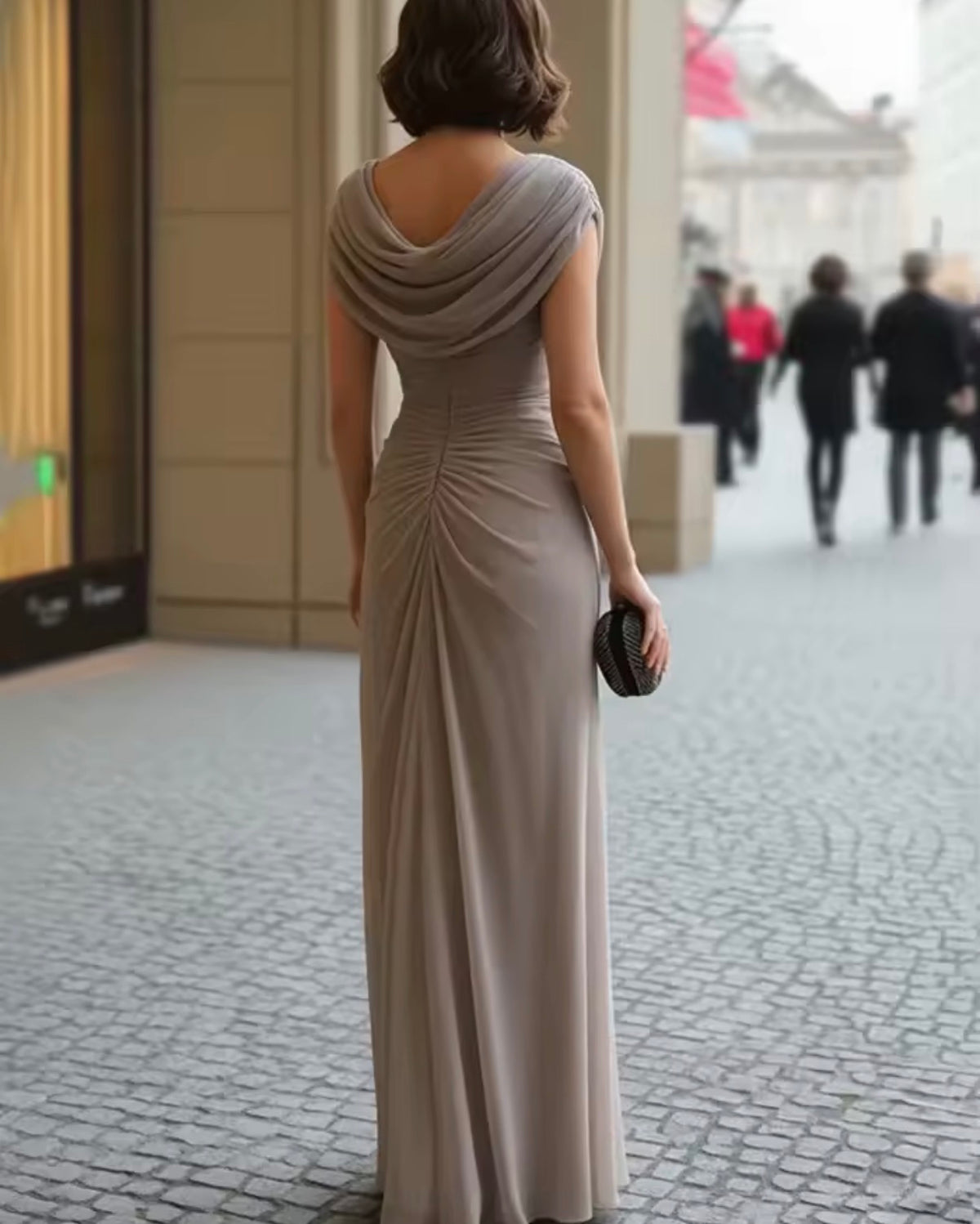 Vestido de noche elegante con volantes