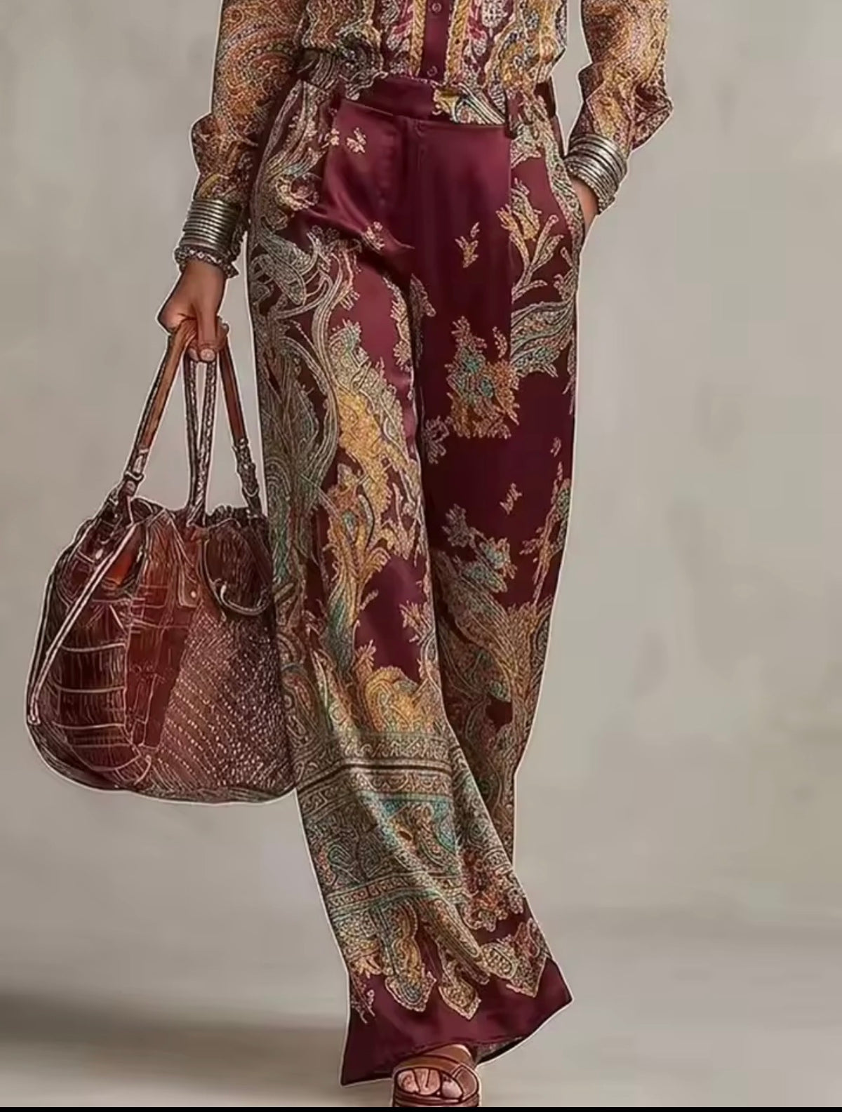 Conjunto satinado paisley burdeos - detalle pantalón